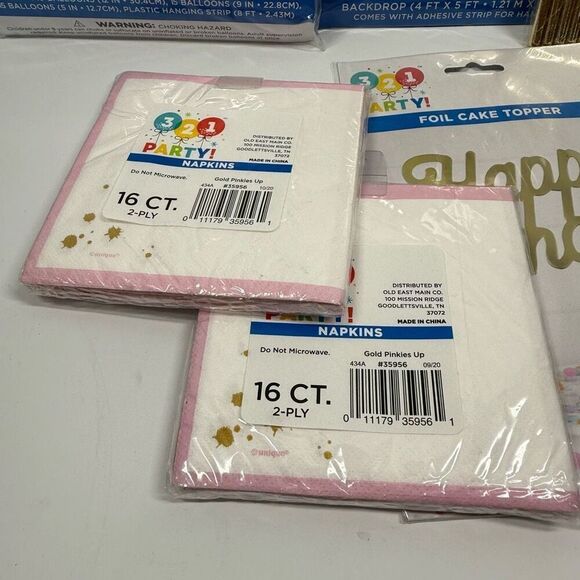 D19 Party Decorations- 6 piece Pinkies Up party decor, balloon arch, backdrop, s - Picture 4 of 4